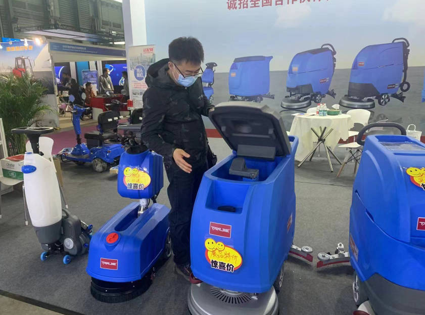 黄冈坦洁洗地机公司致力于电动洗地机的生产、销售和服务百家